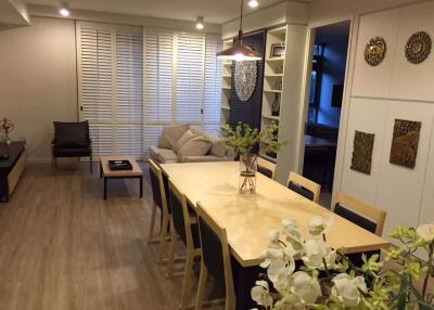 2 bed Condo in Siamese Surawong Si Phraya Sub District C019159