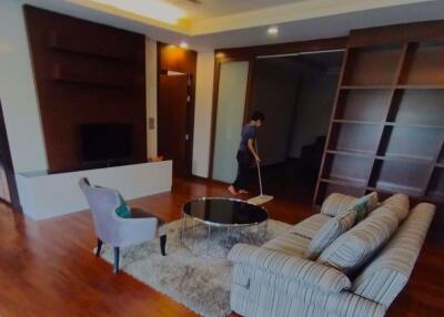 3 bed Condo in L6 Residence Sathon District C019148