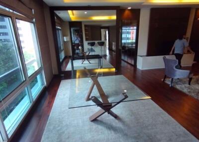 3 bed Condo in L6 Residence Sathon District C019148