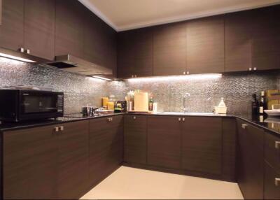 2 bed Condo in Ploenruedee Residence Pathum Wan District C019131