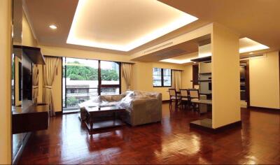 3 bed Condo in Ploenruedee Residence Pathum Wan District C019130