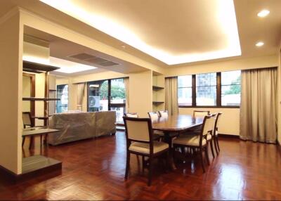 3 bed Condo in Ploenruedee Residence Pathum Wan District C019130