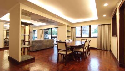 3 bed Condo in Ploenruedee Residence Pathum Wan District C019130