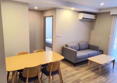 2 bed Condo in Blossom Condo @ Sathorn-Charoenrat Thung Wat Don Sub District C019127