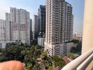 3 bed Condo in Regent on the Park 1 Khlongtan Sub District C019124