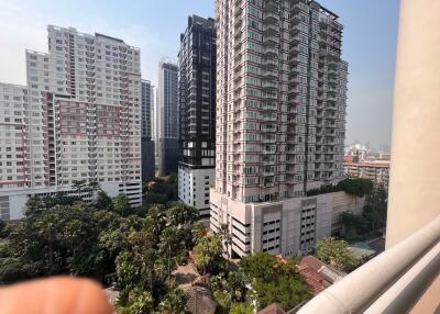 3 bed Condo in Regent on the Park 1 Khlongtan Sub District C019124