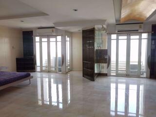 2 bed Condo in Regent on the Park 1 Khlongtan Sub District C019123