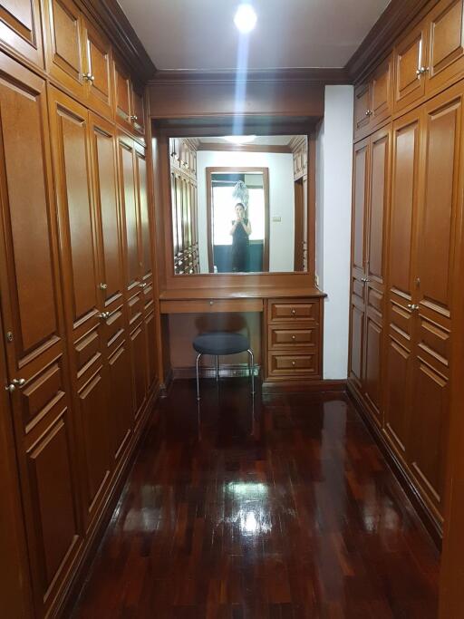 2 bed Condo in Regent on the Park 1 Khlongtan Sub District C019123