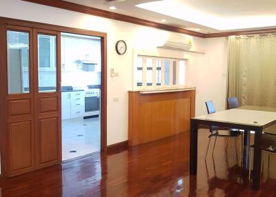 2 bed Condo in Regent on the Park 1 Khlongtan Sub District C019123