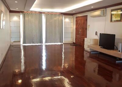 2 bed Condo in Regent on the Park 1 Khlongtan Sub District C019123