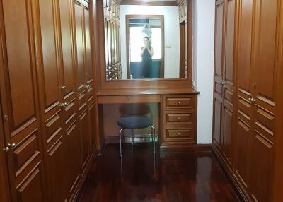 2 bed Condo in Regent on the Park 1 Khlongtan Sub District C019123