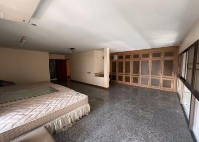 3 bed Duplex in Regent on the Park 1 Khlongtan Sub District D019121