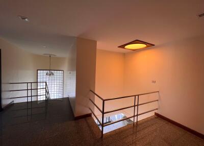 3 bed Duplex in Regent on the Park 1 Khlongtan Sub District D019121