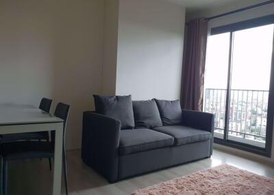 2 bed Condo in Centric Ratchada - Huai Khwang Samsennok Sub District C019120