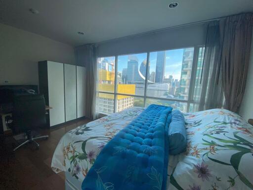 2 bed Condo in The Address Chidlom Lumphini Sub District C019096