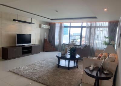 3 bed Condo in Romsai Residence Khlong Tan Nuea Sub District C019083