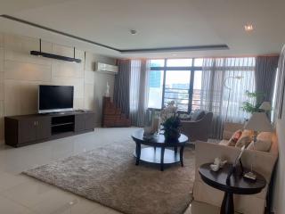 3 bed Condo in Romsai Residence Khlong Tan Nuea Sub District C019083