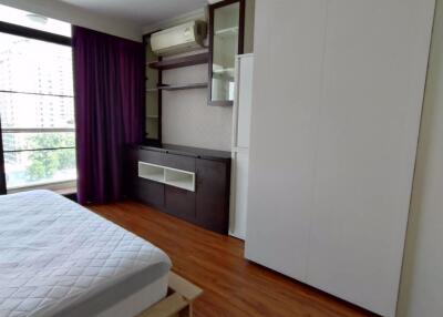 2 bed Condo in Baan Prompong Khlong Tan Nuea Sub District C019074