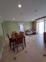 2 bed Condo in Baan Prompong Khlong Tan Nuea Sub District C019074