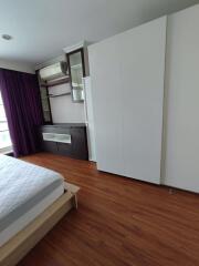 2 bed Condo in Baan Prompong Khlong Tan Nuea Sub District C019074