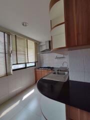 2 bed Condo in Baan Prompong Khlong Tan Nuea Sub District C019074