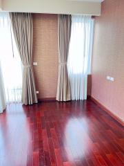 4 bed Duplex in Baan Rajprasong Lumphini Sub District D019073