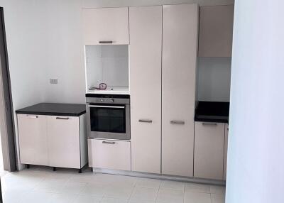 4 bed Duplex in Baan Rajprasong Lumphini Sub District D019073