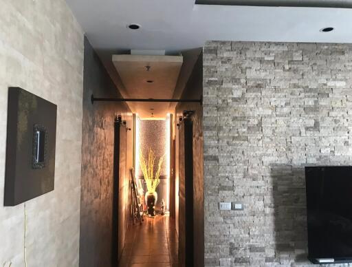 3 bed Condo in The Empire Place Yan Nawa Sub District C019067