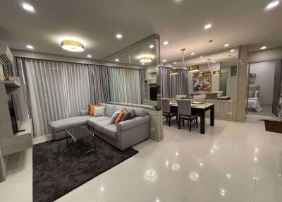 2 bed Condo in Trapezo Sukhumvit 16 Khlongtoei Sub District C019059