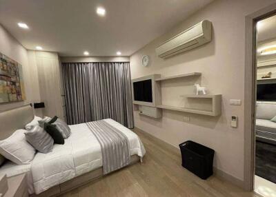 2 bed Condo in Trapezo Sukhumvit 16 Khlongtoei Sub District C019059