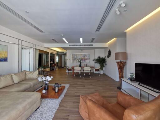 3 bed Condo in Wilshire Khlongtoei Sub District C019055