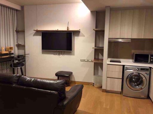 1 bed Condo in The Lumpini 24 Khlongtan Sub District C019045