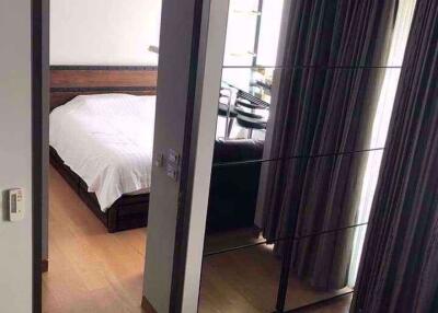 1 bed Condo in The Lumpini 24 Khlongtan Sub District C019045