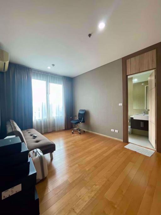 3 bed Condo in Villa Asoke Makkasan Sub District C019034