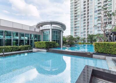 2 bed Condo in Rhythm Ratchada Samsennok Sub District C019007