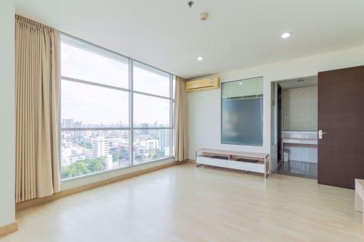 2 bed Condo in Rhythm Ratchada Samsennok Sub District C019007