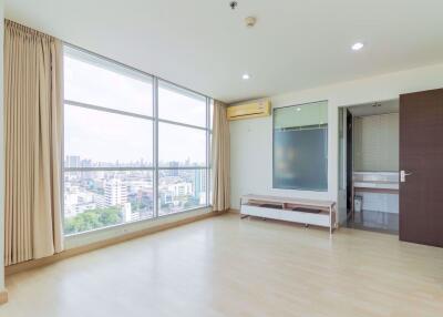 2 bed Condo in Rhythm Ratchada Samsennok Sub District C019007