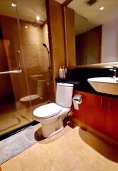 2 ห้องนอน, 2 ห้องน้ำ คอนโด ราคา ฿ 45,000/เดือน