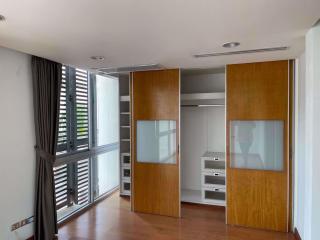 3 bed House in The Lofts Sathorn Yan Nawa District H018995