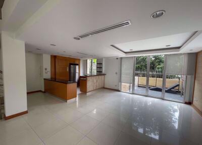 3 bed House in The Lofts Sathorn Yan Nawa District H018995