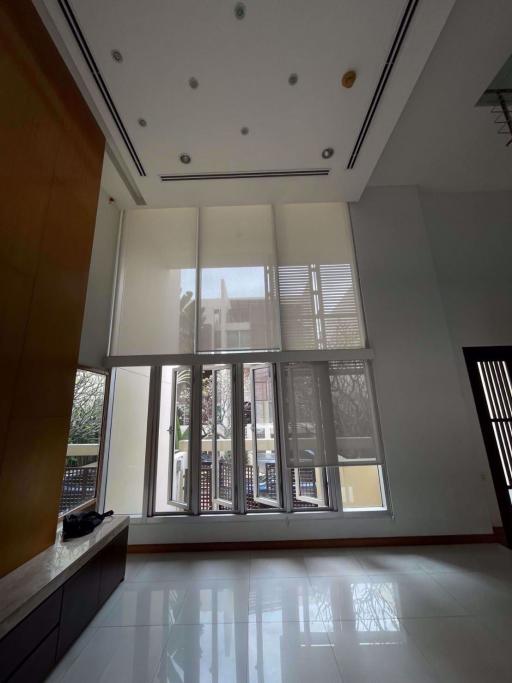 3 bed House in The Lofts Sathorn Yan Nawa District H018995