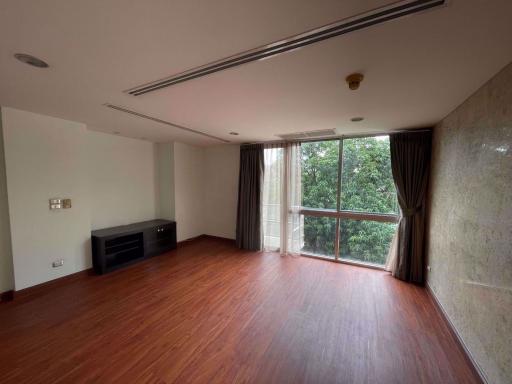 3 bed House in The Lofts Sathorn Yan Nawa District H018995