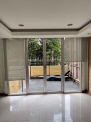3 bed House in The Lofts Sathorn Yan Nawa District H018995