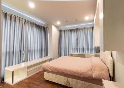 2 bed Condo in The Address Chidlom Lumphini Sub District C018986