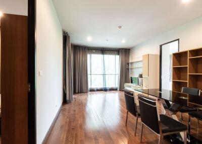 2 bed Condo in The Address Chidlom Lumphini Sub District C018986