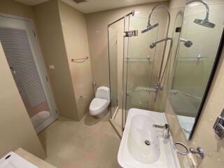 2 ห้องนอน, 2 ห้องน้ำ คอนโด ราคา ฿ 61,000/เดือน