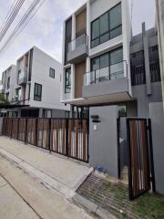 3 bed House in Nue Noble Connex House Don Mueang Sao Thong Hin Sub District H018949