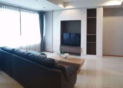 2 bed Condo in The Emporio Place Khlongtan Sub District C018945