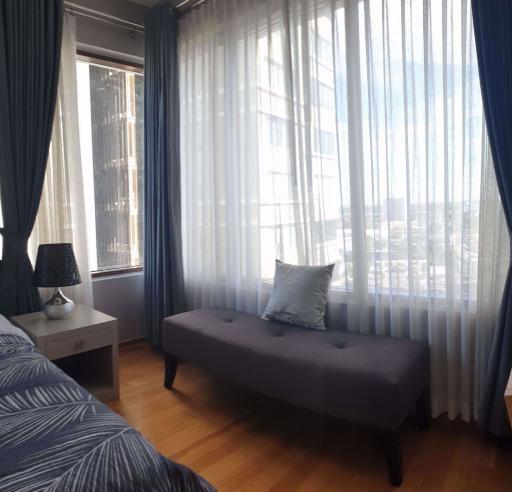 2 bed Condo in The Emporio Place Khlongtan Sub District C018945