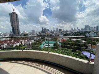 2 bed Condo in Supalai Place Condominium Khlong Tan Nuea Sub District C018944